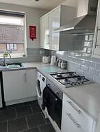 Impeccable 5-bed Apartment in Southend-on-sea