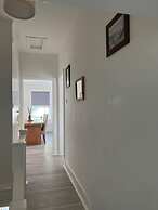 Impeccable 5-bed Apartment in Southend-on-sea