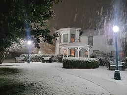 Hawthorne Inn
