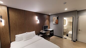 Hound Hotel Incheon Airport