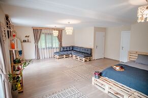 Pallet Glamp NG & But K Otel