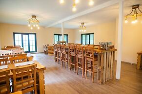 Pallet Glamp NG & But K Otel