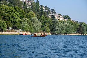 Foxoso The Mall Road