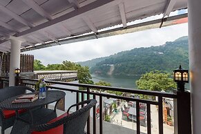 Foxoso The Mall Road