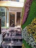 Foxoso The Mall Road