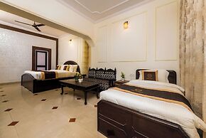 Foxoso The Mall Road