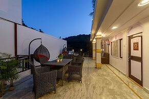 Foxoso The Mall Road