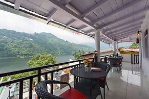 Foxoso The Mall Road