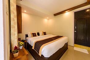 Foxoso The Mall Road