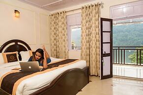 Foxoso The Mall Road