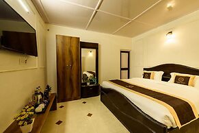 Foxoso The Mall Road