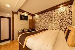 Foxoso The Mall Road