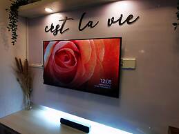 One Bedroom Balcony With Great Location and Value