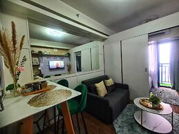 One Bedroom Balcony With Great Location and Value