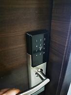 One Bedroom Balcony With Great Location and Value