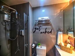 One Bedroom Balcony With Great Location and Value