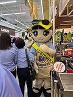 One Bedroom Balcony With Great Location and Value