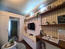 One Bedroom Balcony With Great Location and Value