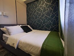 One Bedroom Balcony With Great Location and Value