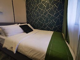 One Bedroom Balcony With Great Location and Value