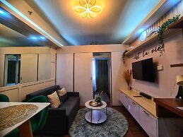 One Bedroom Balcony With Great Location and Value