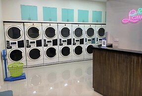 One Bedroom Balcony With Great Location and Value