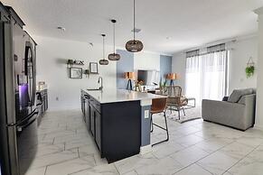 Felicia's Stylish Champions Gate Townhome 4 Bedroom Townhouse by Redaw