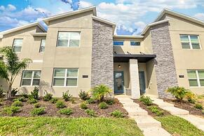 Felicia's Stylish Champions Gate Townhome 4 Bedroom Townhouse by Redaw