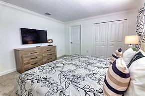 Felicia's Stylish Champions Gate Townhome 4 Bedroom Townhouse by Redaw