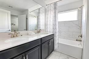 Felicia's Stylish Champions Gate Townhome 4 Bedroom Townhouse by Redaw