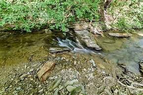 Creekside 2 Bedroom Cabin by RedAwning