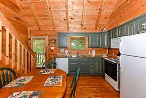 Creekside 2 Bedroom Cabin by RedAwning