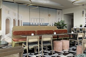 1910 Lifestyle Hotel