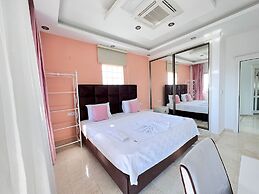 Luxury 7-bed Villa With Pool and Jacuzzi, Fethiye