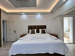 Luxury 7-bed Villa With Pool and Jacuzzi, Fethiye