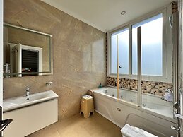 Luxury 7-bed Villa With Pool and Jacuzzi, Fethiye