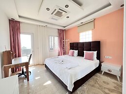 Luxury 7-bed Villa With Pool and Jacuzzi, Fethiye