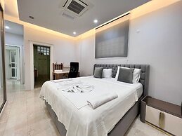 Luxury 7-bed Villa With Pool and Jacuzzi, Fethiye