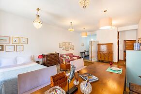 Atelier by the River