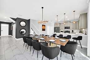 Pelican Large Pool Home in Orlando