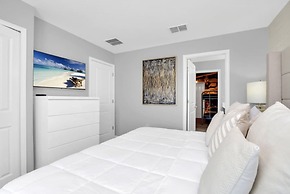 Pelican Large Pool Home in Orlando