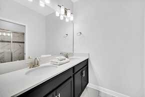 Pelican Large Pool Home in Orlando