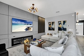 Pelican Large Pool Home in Orlando