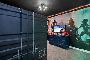 Pelican Large Pool Home in Orlando