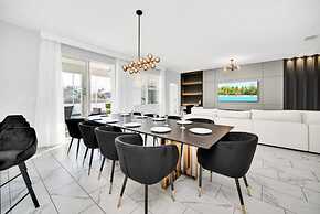 Pelican Large Pool Home in Orlando