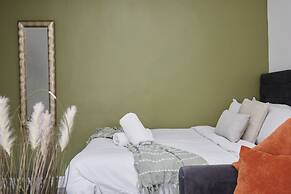 BV Royal Comfy Studiosuite Queensgate Huddersfield