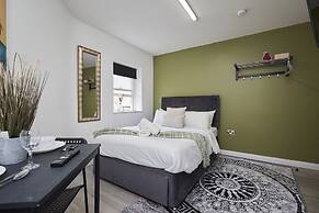 BV Royal Comfy Studiosuite Queensgate Huddersfield