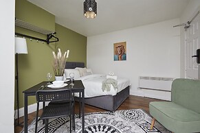 BV Royal Comfy Studiosuite Queensgate Huddersfield