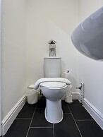 BV Royal Comfy Studiosuite Queensgate Huddersfield