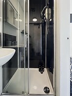 BV Royal Comfy Studiosuite Queensgate Huddersfield